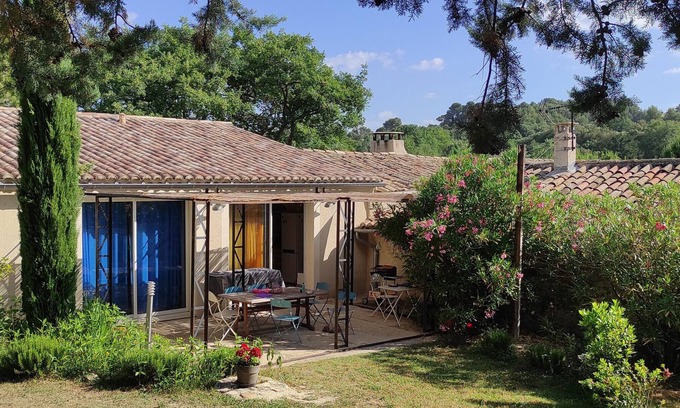Entrechaux Cottage | Cottage 'Romarin' with Mountain View, Wi-Fi and Air Conditioning