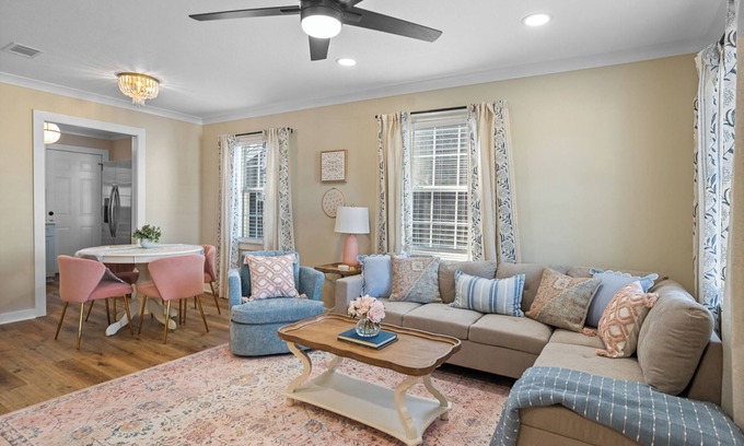 Laurel Cottage | Cottage Row: Daphne