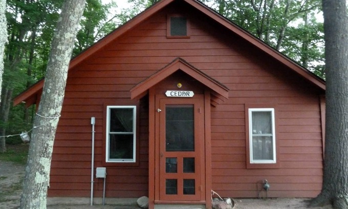 Hayward Cottage | Cottages on Round Lake, up to 6 people in each