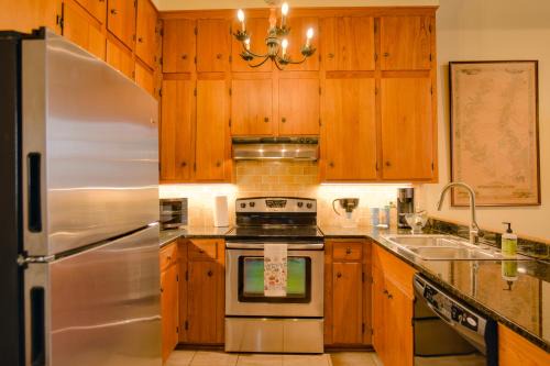 Natchez House | Cotton Alley, Charming 2 Bedroom Retreat in Historic Natchez