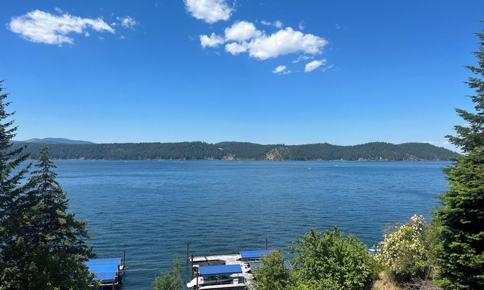 Coeur d'Alene House | Couer D'Alene Big Lake Views!