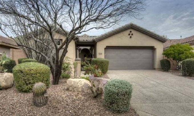 Anthem Country Club House | Country Club, Gated - Clean and cute 3 bed 3 bath home - Casita.