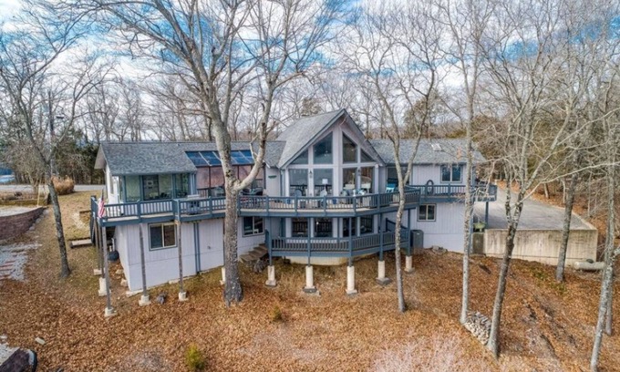 Lost Bridge Village House | Country Club- Panoramic Lakeview & Access-Close to Boat Ramp!