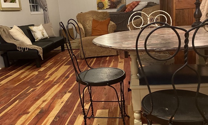 Edmonton Cottage | Country Cottage on the farm, peaceful, stars and fireflies! Sleeps 4!