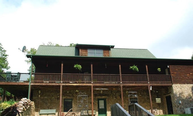 Scottville House | Country Elegance - Piney Creek, NC