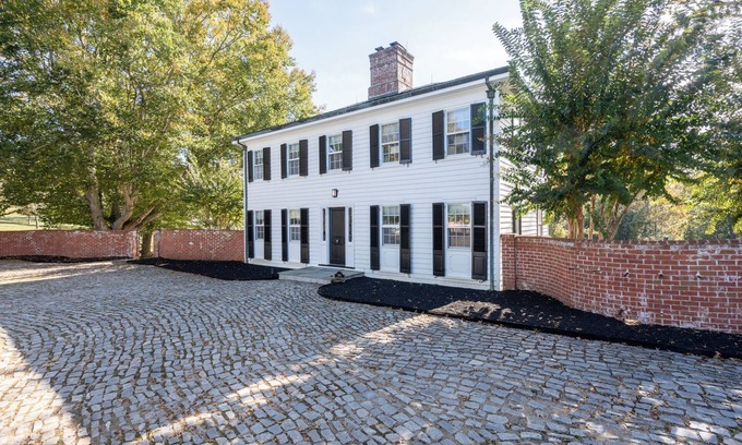 Charlottesville House | Country Estate with Pickleball & Views, 4-bedroom house in Charlottesville