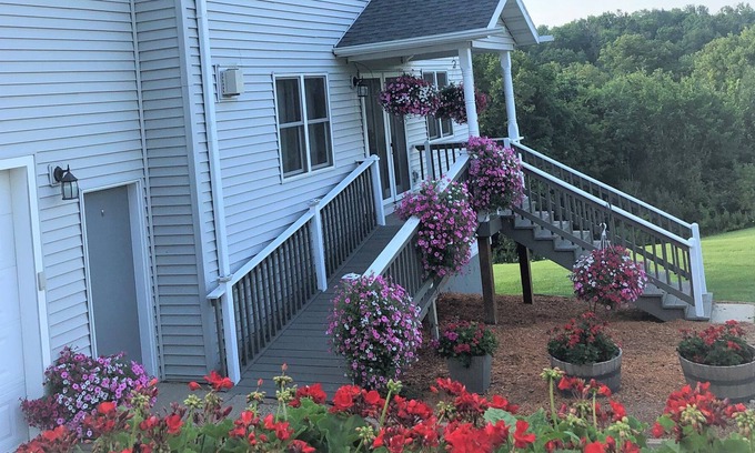 Westby House | Country Get Away- Private - Trees, fresh air, nature . no traffic ,