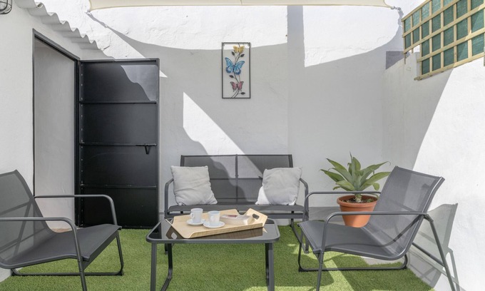 Alcala de los Gazules House | Country House 'El Rincón De Hugo' with Mountain View, Private Terrace and Air Conditioning