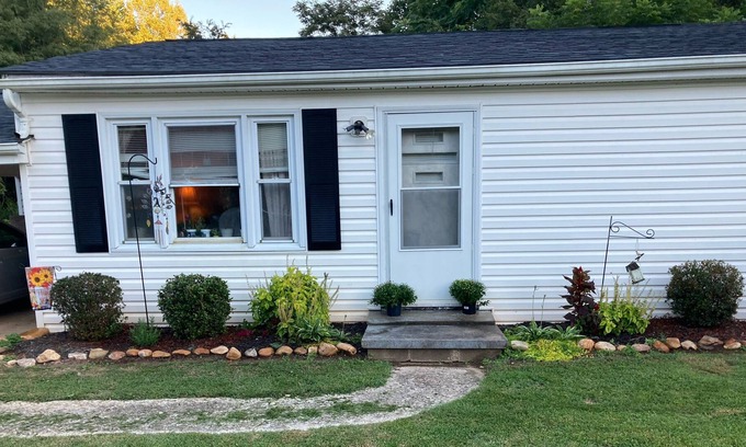 Danville House | Country Haven Quiet stay