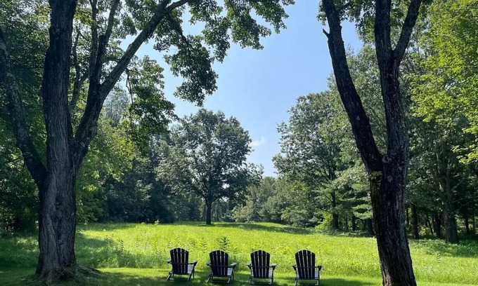 Saratoga Springs House | Country Home in Saratoga - Under 10min to Downtown + Track