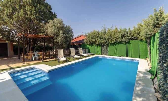 Fuentiduena de Tajo House | Country House 'Casa Fina' with Private Pool, Shared Terrace and Wi-Fi