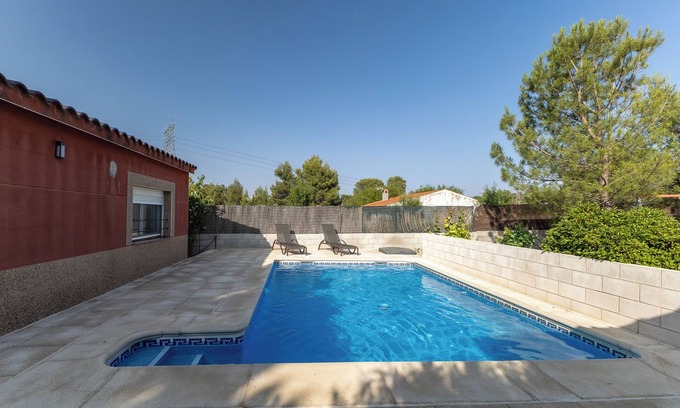 Fuentiduena de Tajo House | Country House 'Casa Fina' with Private Pool, Shared Terrace and Wi-Fi