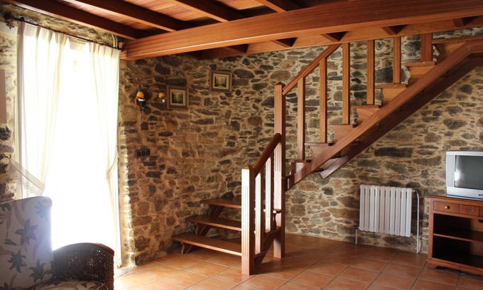Coristanco House | Country House 'Casa 2' with Shared Terrace, Shared Garden and Wi-Fi