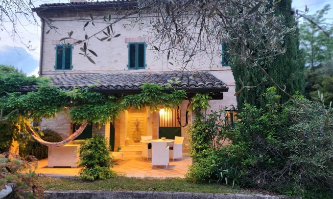 Monte Giberto House | Country house in a dreamlike garden, beautiful pool, fruits/ornamental plants -Le Marche-