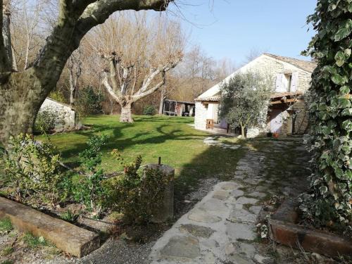Villeneuve-Saint-Georges Villa | country house in Provence