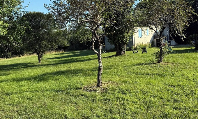 Savignac-Ledrier House | Country house in the heart of the Périgord Vert. Enjoy the peace and quiet of the garden