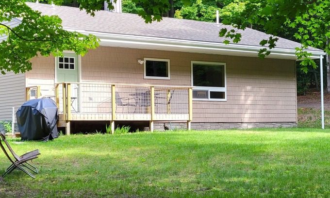 Honor House | Country house near Sleeping Bear Dunes National Lakeshore