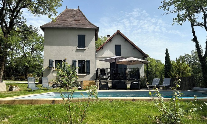 Martel House | Country house overlooking the village of Martel