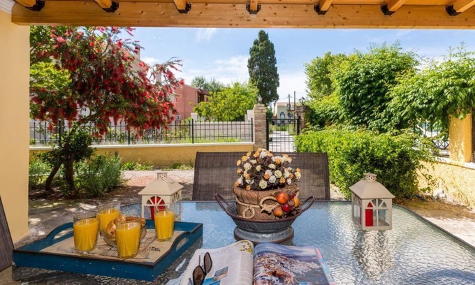 Corfu Town House | Country House with spacious garden