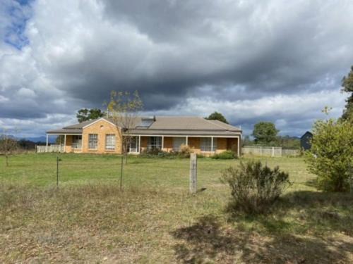 Bogee House | Country House with Stunning Views for 1-10 people