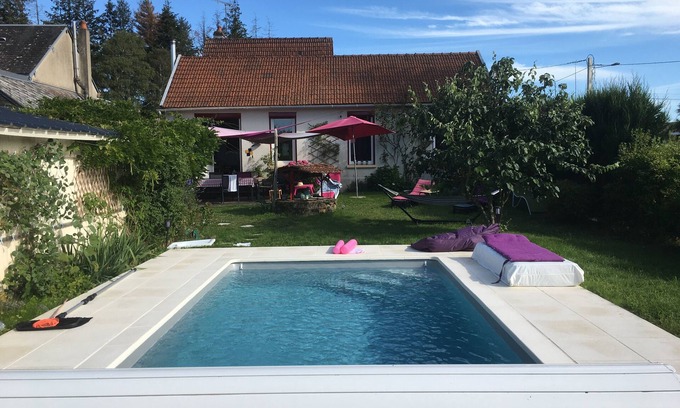 Eguzon-Chantome House | Country house with swimming pool 2 bedrooms (one in the garden!)