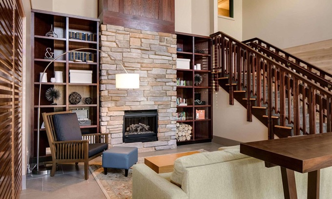 Middleton Hotel | Country Inn & Suites by Radisson, Madison West, WI