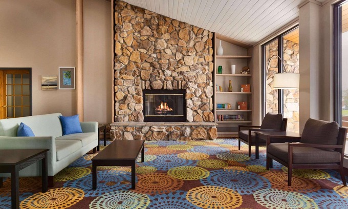 Mishawaka Hotel | Country Inn & Suites by Radisson, Mishawaka, IN