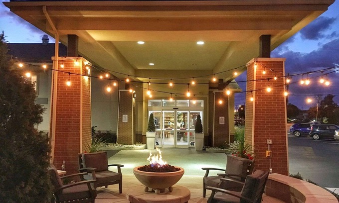 Rochester Hotel | Country Inn & Suites by Radisson, Rochester-Pittsford/Brighton, NY