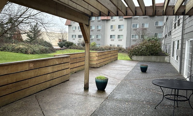 East Columbia Hotel | Country Inn & Suites by Radisson, Delta Park North Portland
