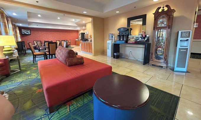 Cape Fear Hotel | Country Inn & Suites by Radisson, Fayetteville I-95, NC