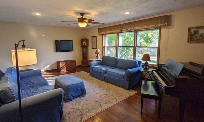 Boalsburg House | Country retreat near Penn State!