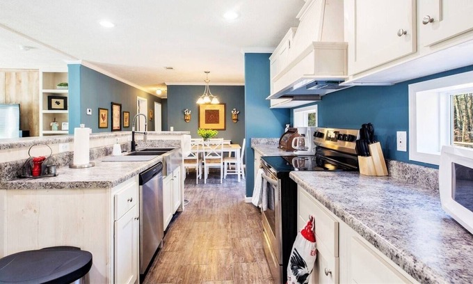 Clarkesville House | Countryside Getaway in Clarkesville! (CDC Safe)