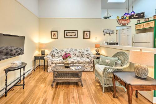 Frankfort Apartment | Couples Haven in Frankfort by Lake, Trails and Dtwn