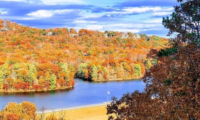 Big Canoe Cottage | Couples Retreat with Hot Tub, Lake & Mountain Views in Big Canoe Luxury Resort