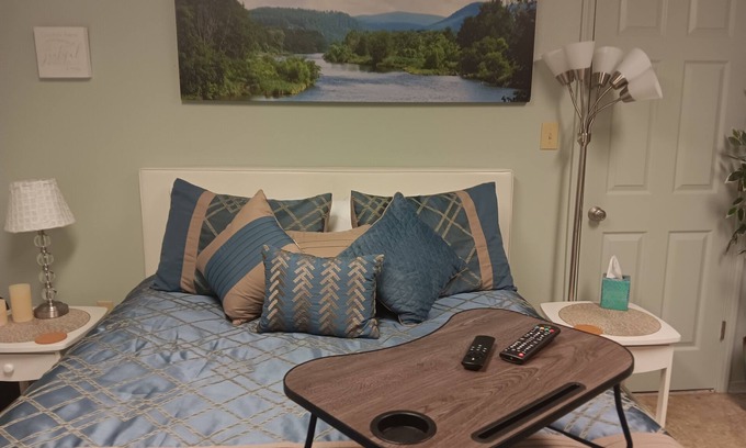Mid America Apartment | Couples Romantic Lakefront Retreatn