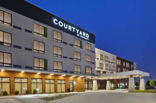 Benton Harbor Hotel | Courtyard by Marriott St. Joseph-Benton Harbor