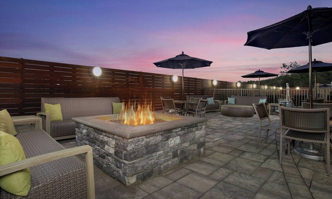 Town Center Hotel | Courtyard by Marriott Atlanta Kennesaw