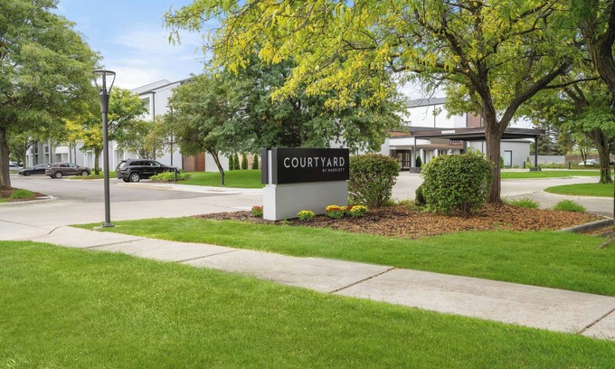 Romulus Hotel | Courtyard by Marriott Detroit Metropolitan Airport Romulus