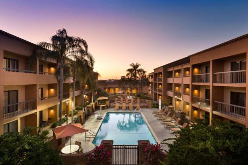 Fort Myers Hotel | Courtyard by Marriott Fort Myers Cape Coral