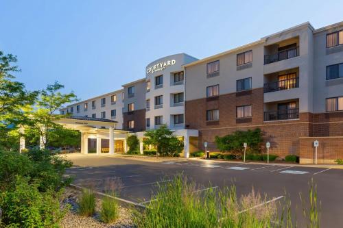 Middleton Hotel | Courtyard by Marriott Madison West/Middleton