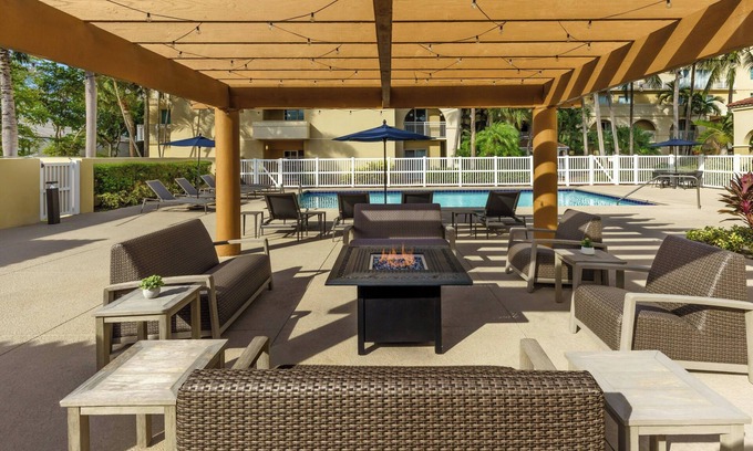 Survey Creek Hotel | Courtyard by Marriott Fort Lauderdale North/Cypress Creek