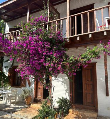 Kalkan Hotel | Courtyard