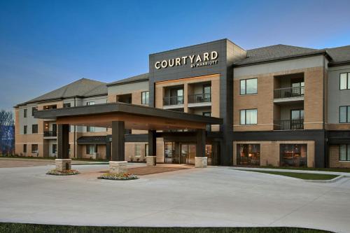 Wausau Hotel | Courtyard Wausau