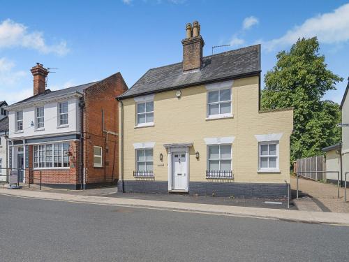 Diss House | Courtyards