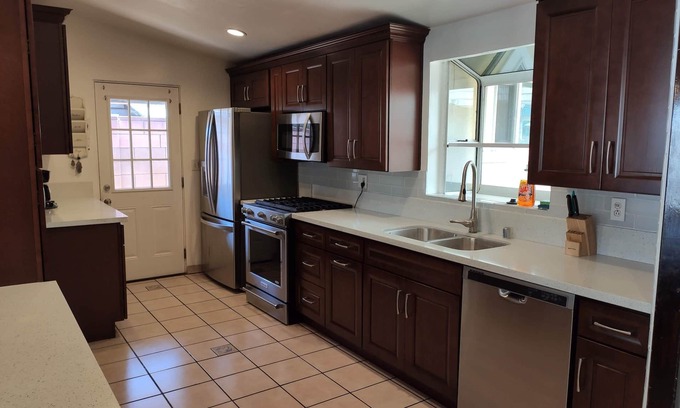 Covina House | Covina mini resort