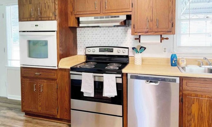 Decatur House | Covington Cottage —Cozy Three Bedroom Home