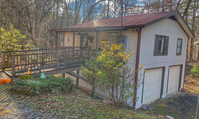 Clayton Cottage | Cox Lake Cottage In Mountain City Georgia