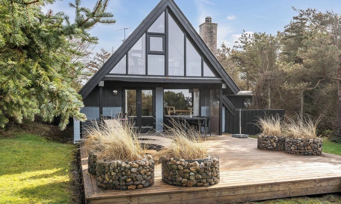 Lodbjerg Hede Cottage | Coxy cottage overlooking the golf course at Søndervig - 1019