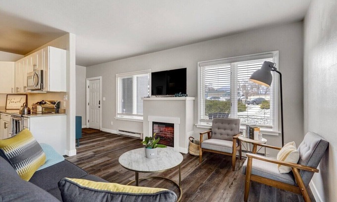 Buena Vista Condo | Coyote Condo! Pet Friendly with Sweeping Views!