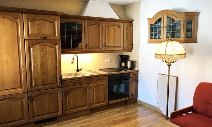 Tempelhof House | Cozy 1-room apartment in a quiet location, 200m to Tempelhofer Feld